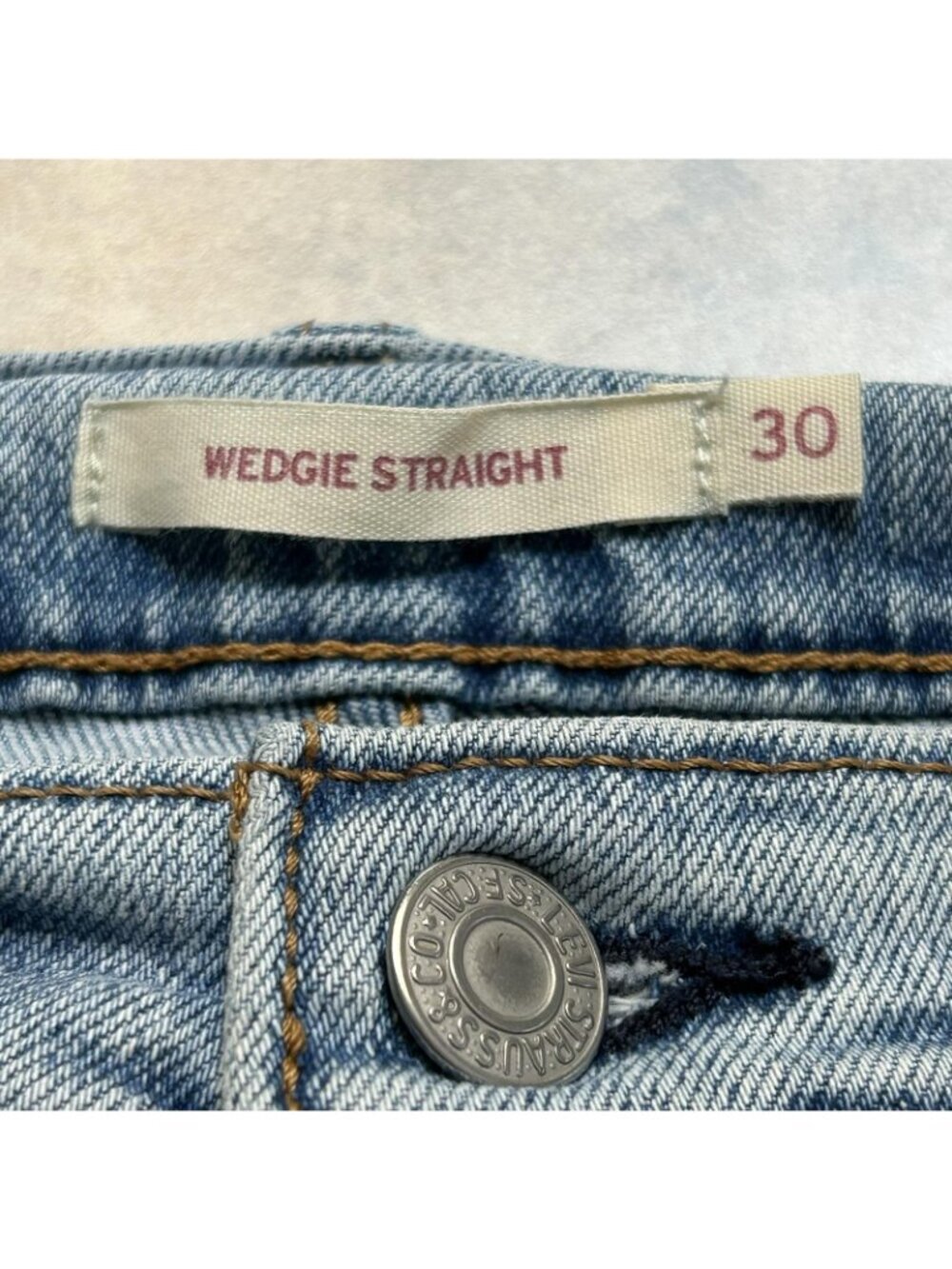 Levi's Wedgie Straight Jeans Womens 30 Light Wash High Rise Distressed Denim - Picture 5 of 16